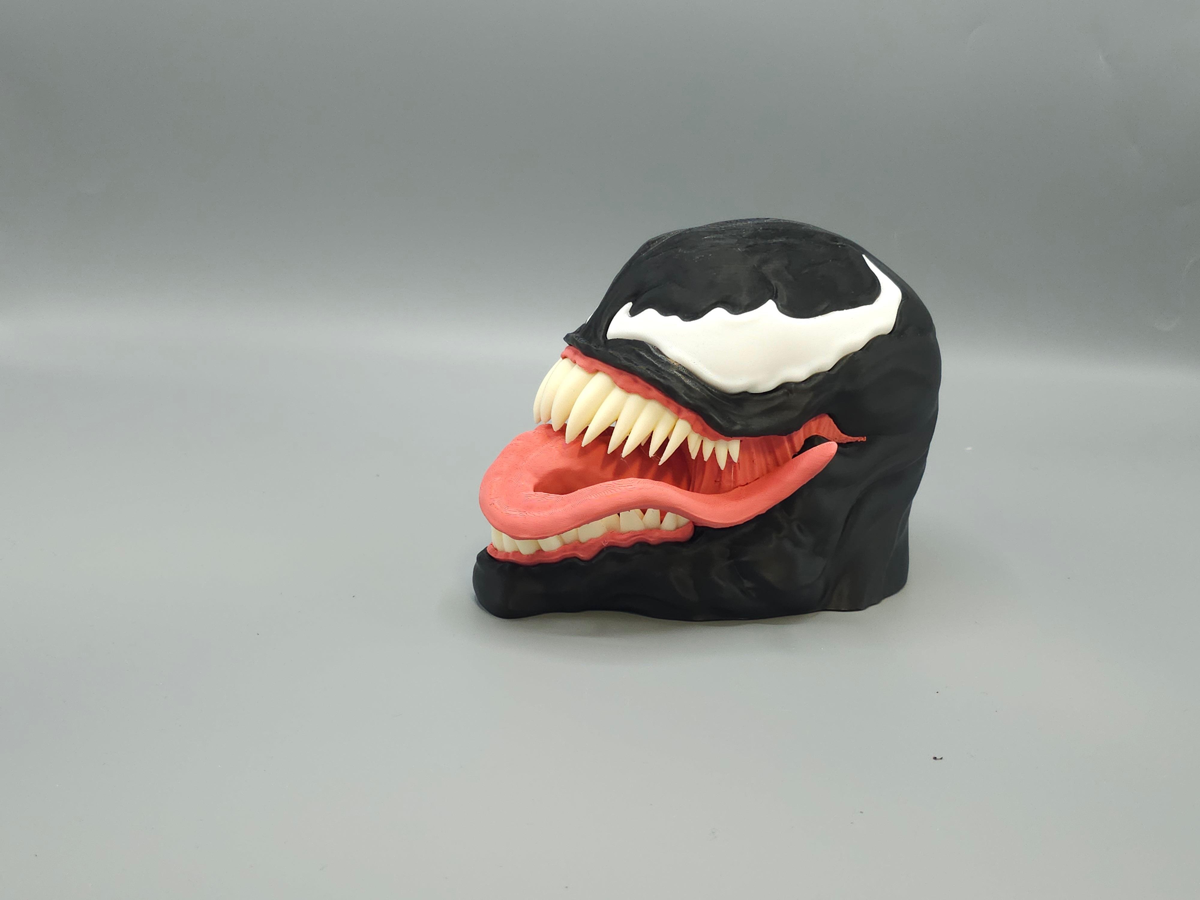 Venomous Maw Deck Vault — Symbiote Edition